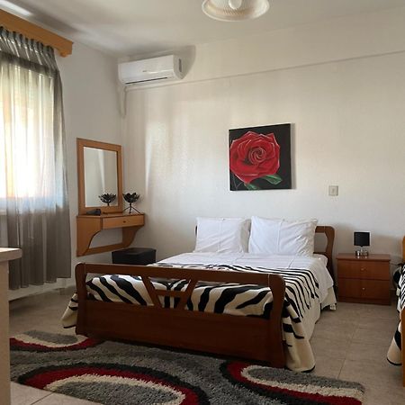 Voras Apartments กาโต ลูตรากี ภายนอก รูปภาพ